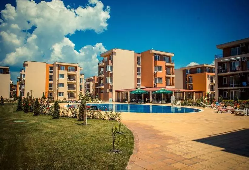 Hotelli Holiday Garden Resort