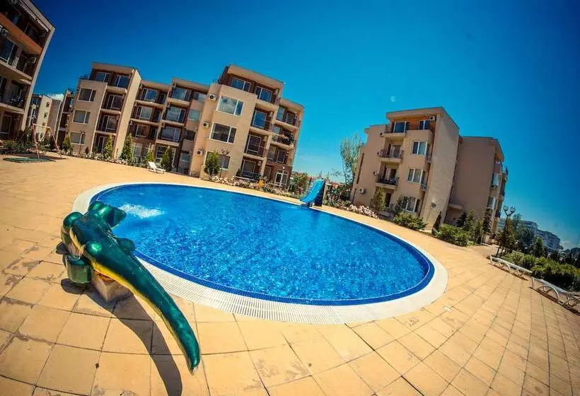 Hotelli Holiday Garden Resort