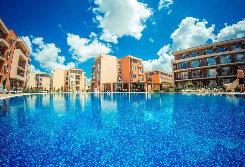 Hotelli Holiday Garden Resort