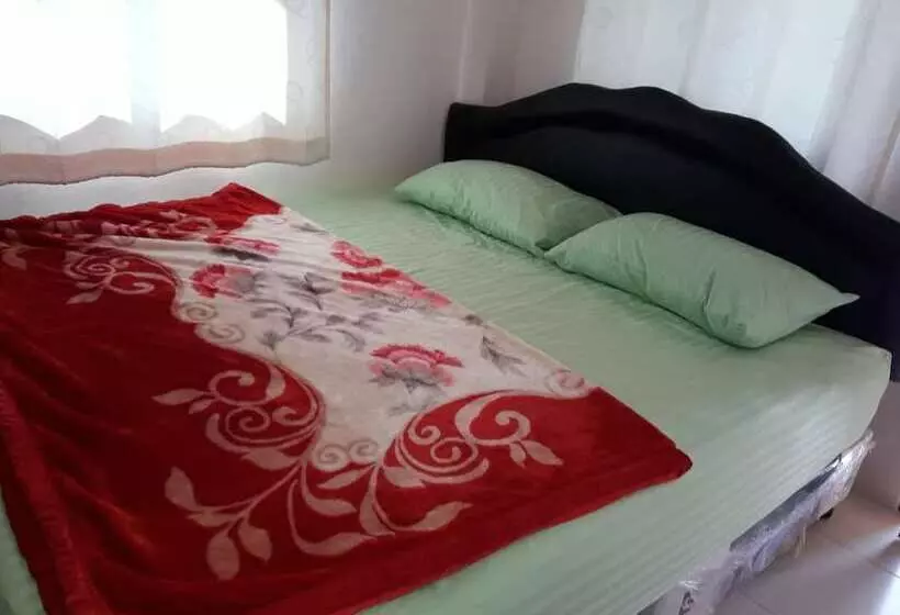 Hotelli Panna Kalong