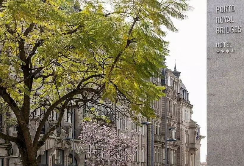 Hotelli Porto Royal Bridges