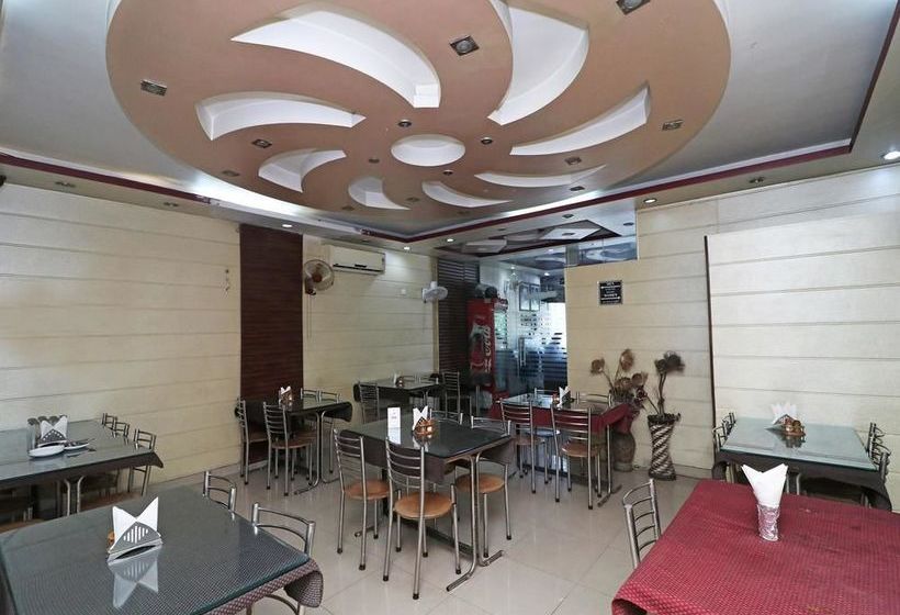 ホテル Punjab Regency