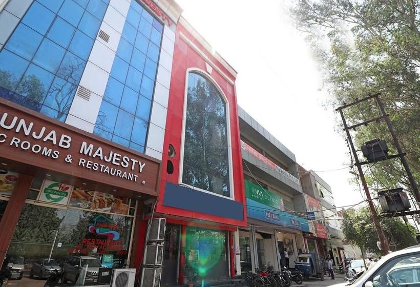 ホテル Punjab Regency