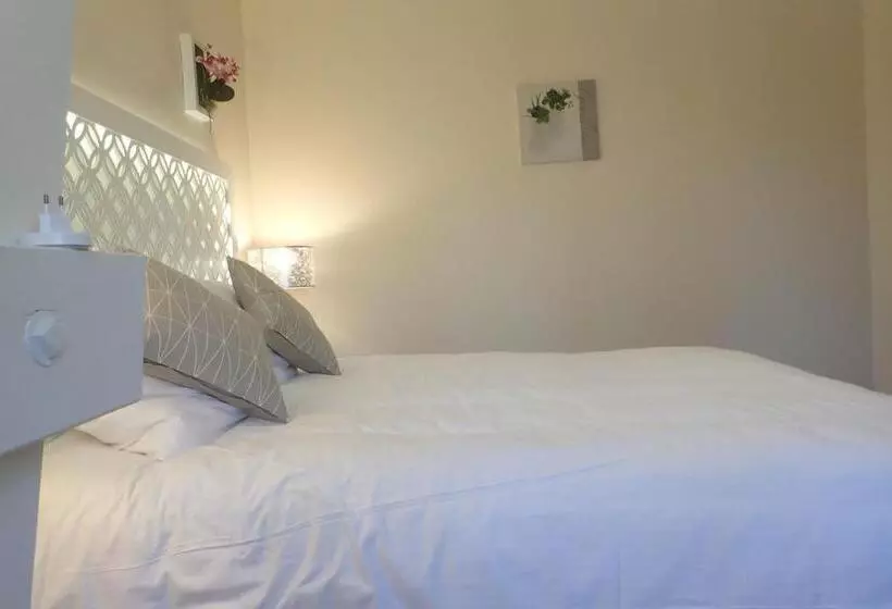 Majatalo Au Charme Du Lac Piscine Chauffé Proche Parc Et Restaurant Du Casino