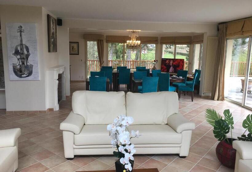 ペンション Au Charme Du Lac Piscine Chauffé Proche Parc Et Restaurant Du Casino