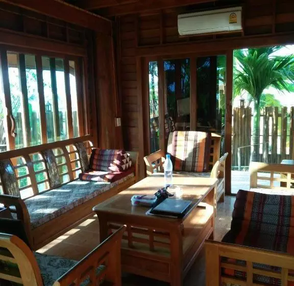 پانسیون Huanmaisakngam Resort