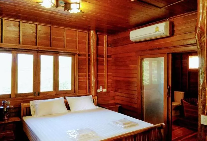پانسیون Huanmaisakngam Resort