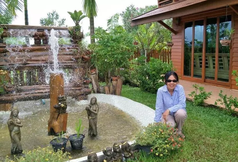 پانسیون Huanmaisakngam Resort