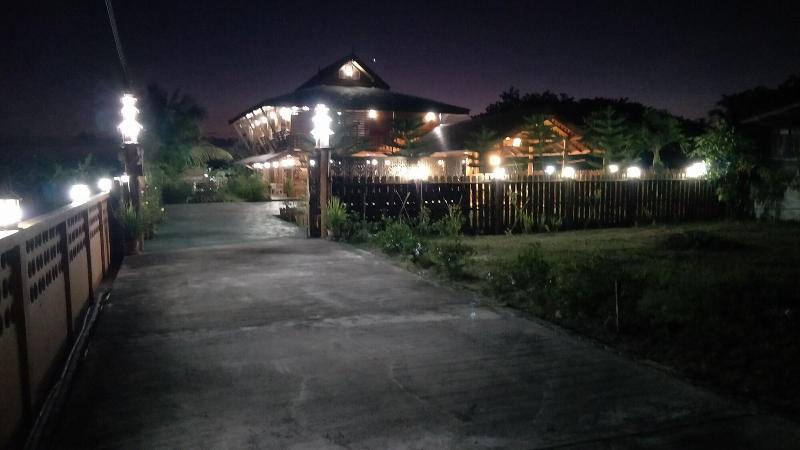 פנסיון Huanmaisakngam Resort