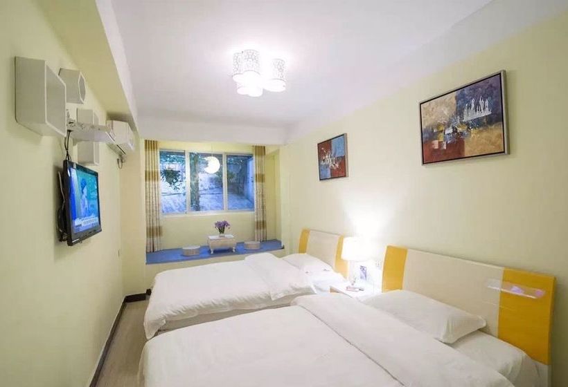 Pensão Qinglian River View Guesthouse