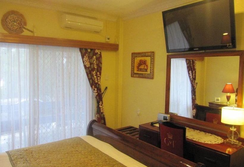 Captain Cook Apartments