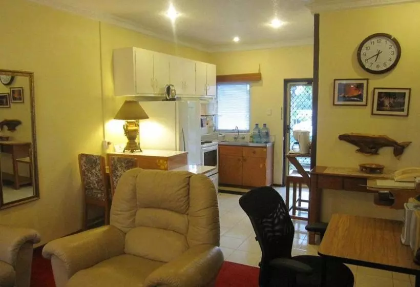 Captain Cook Apartments