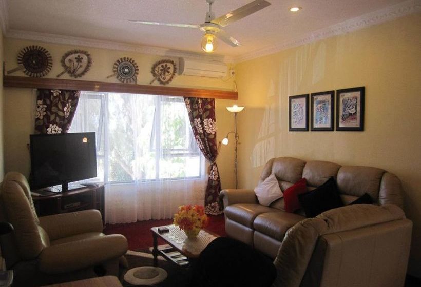 Captain Cook Apartments