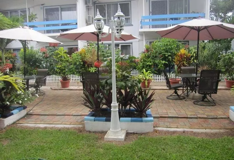 Captain Cook Apartments