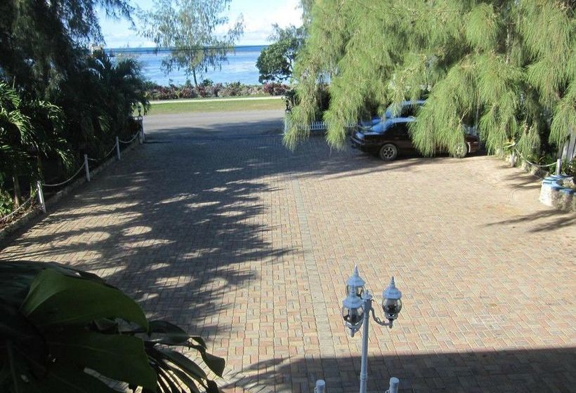 Captain Cook Apartments