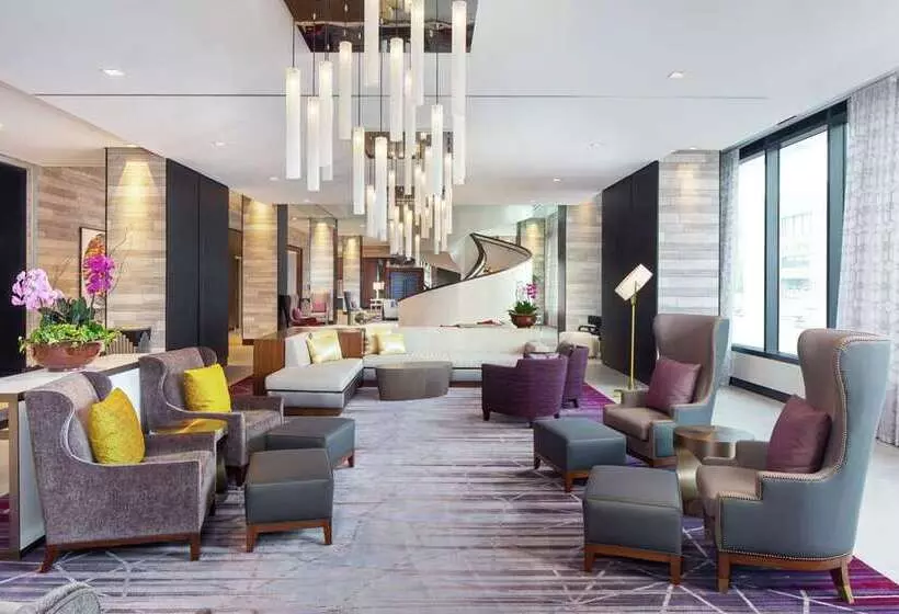 هتل Hilton Rochester Mayo Clinic Area