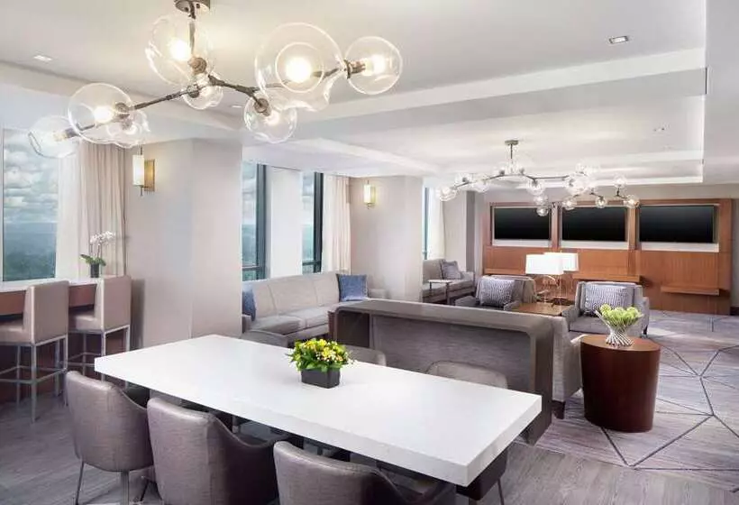 هتل Hilton Rochester Mayo Clinic Area