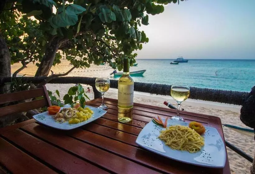 Hotelli Paradise Island Beach Resort