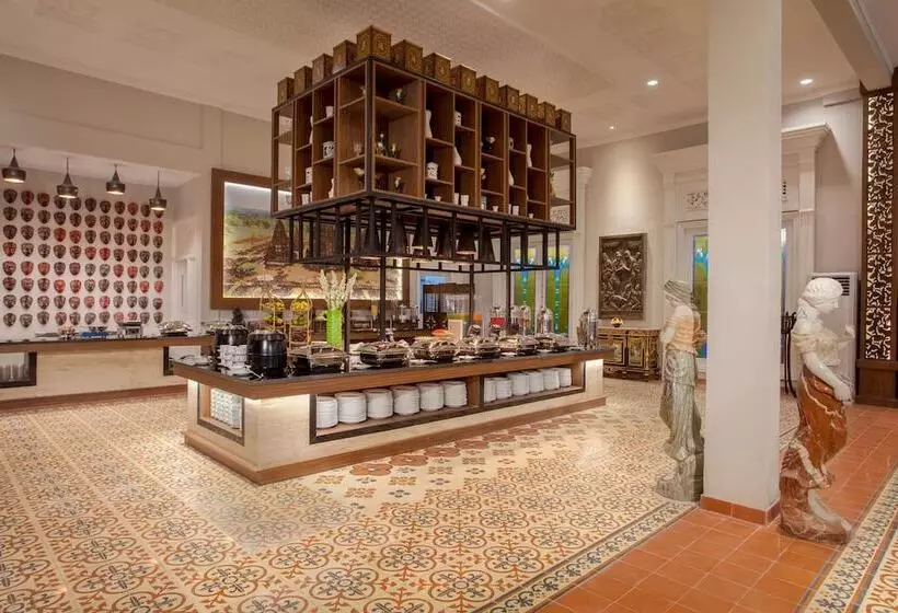 Hotel Ramada Suites By Wyndham Solo
