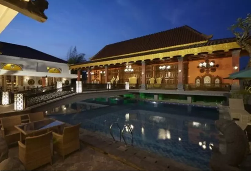 Hotel Ramada Suites By Wyndham Solo