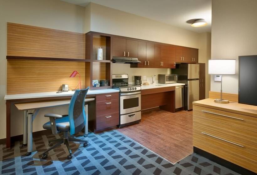 Отель Towneplace Suites By Marriott Clovis