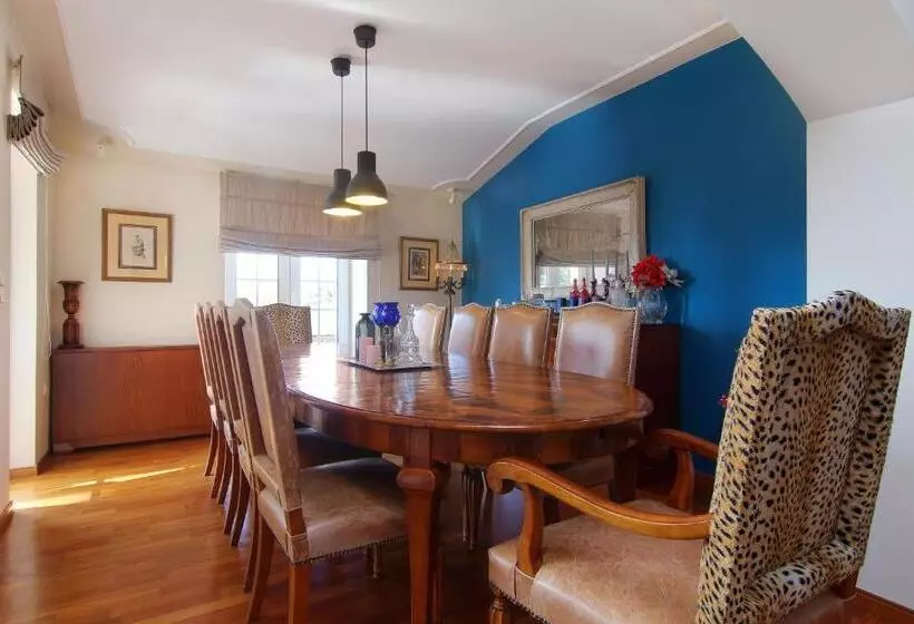 Oasis Pool House By Ghh