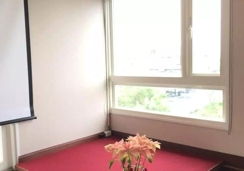 تختخواب و صبحانه Ting Feng Cottage