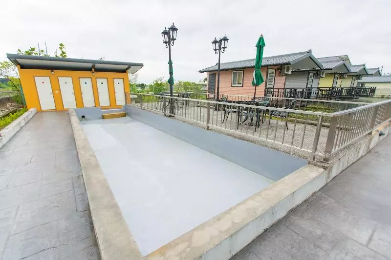 تختخواب و صبحانه Ting Feng Cottage