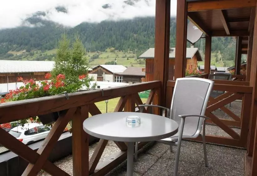 ホテル Garni Alpenhof