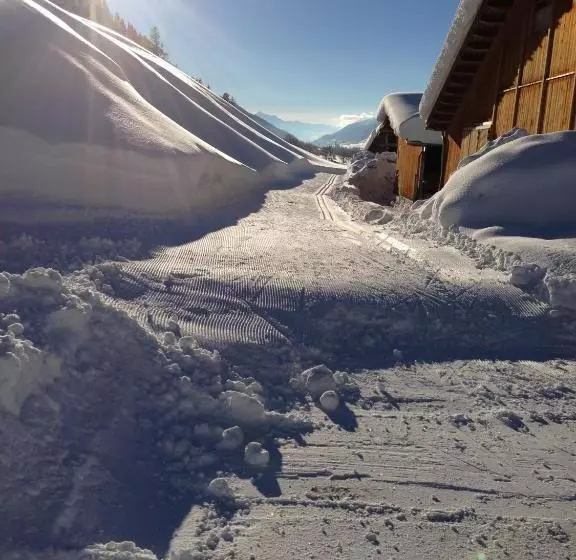 ホテル Garni Alpenhof
