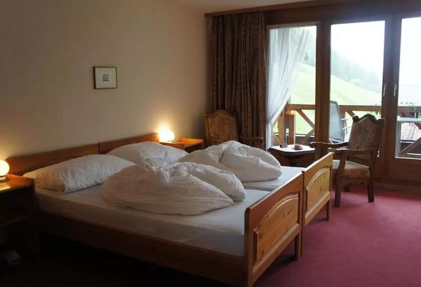ホテル Garni Alpenhof