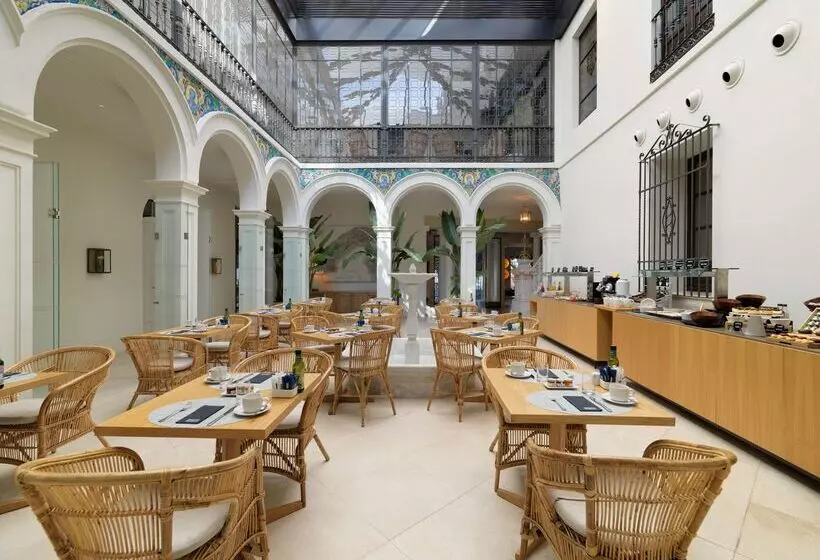 Hotelli H10 Palacio Colomera