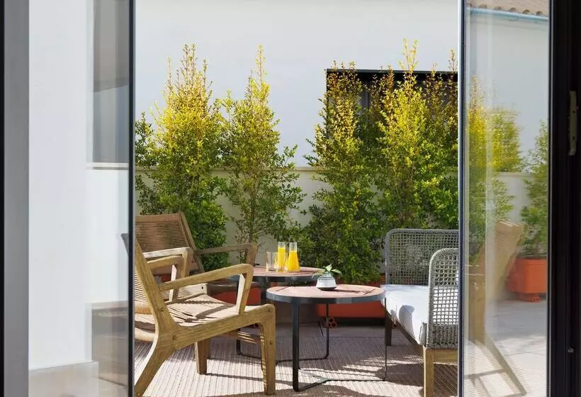 Hotelli H10 Palacio Colomera