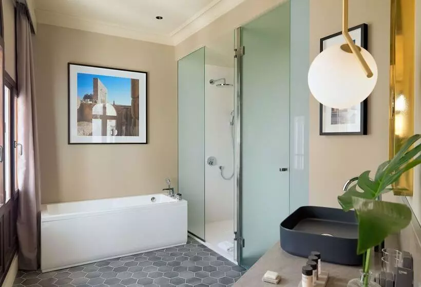 Hotelli H10 Palacio Colomera