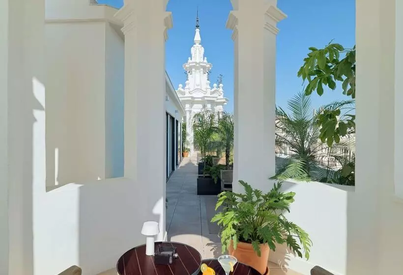 Hotelli H10 Palacio Colomera