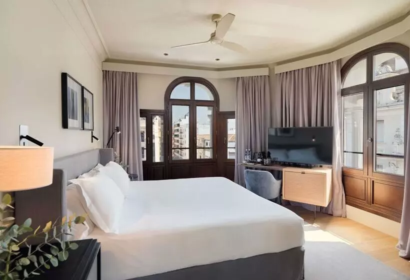 Hotelli H10 Palacio Colomera