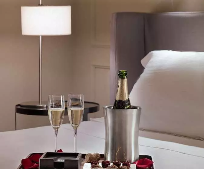 Hotelli H10 Palacio Colomera