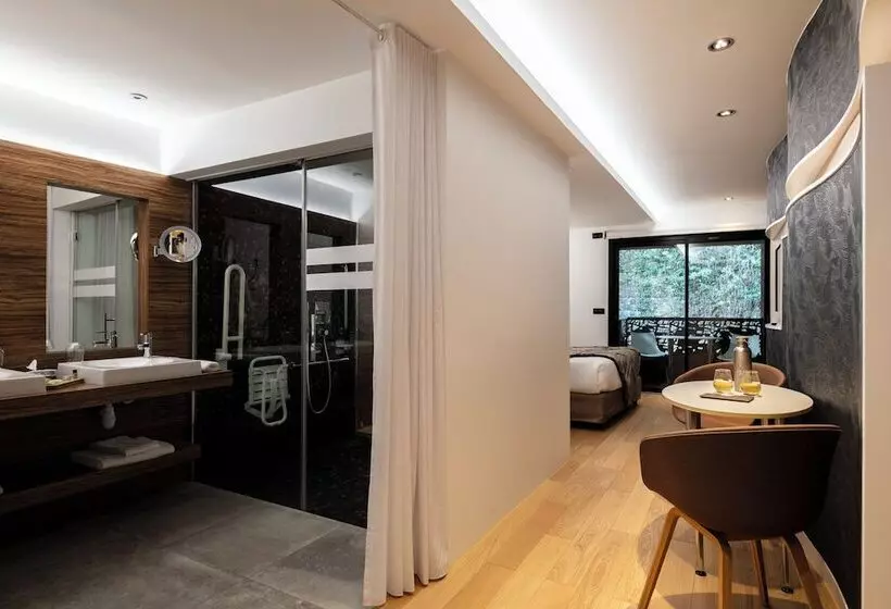 Hotelli Hôtel & Restaurant Origines Par Adrien Descouls   Teritoria