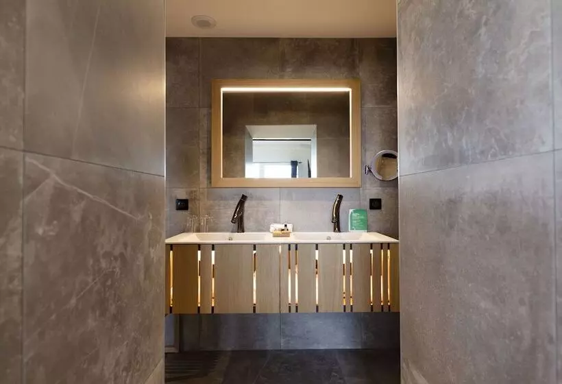 Hotelli Hôtel & Restaurant Origines Par Adrien Descouls   Teritoria