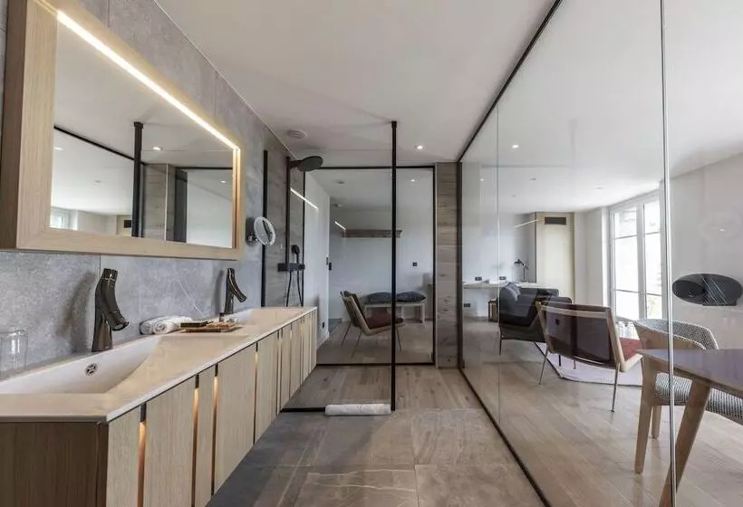 Hotelli Hôtel & Restaurant Origines Par Adrien Descouls   Teritoria