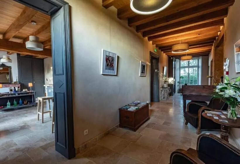 ホテル Le Castel Pierre   Maison Privée 4 étoiles   18 Personnes