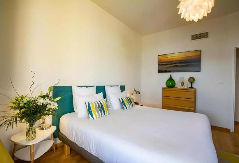 ホテル Le Castel Pierre   Maison Privée 4 étoiles   18 Personnes