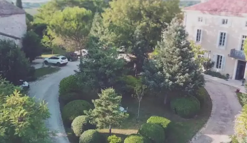 ホテル Le Castel Pierre   Maison Privée 4 étoiles   18 Personnes