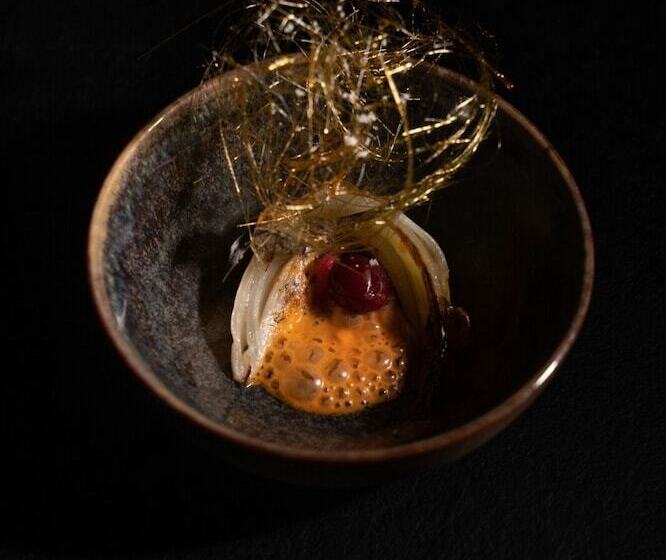 هتل Logis Auberge De La Tour Hôtel & Restaurants