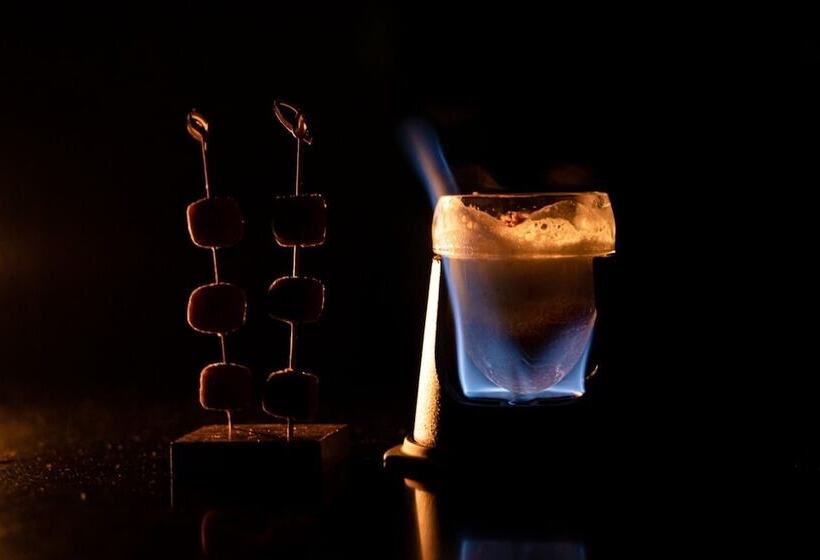 هتل Logis Auberge De La Tour Hôtel & Restaurants