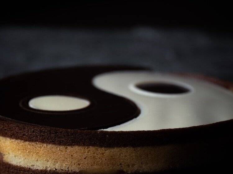 هتل Logis Auberge De La Tour Hôtel & Restaurants