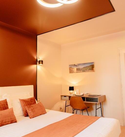 هتل Logis Auberge De La Tour Hôtel & Restaurants