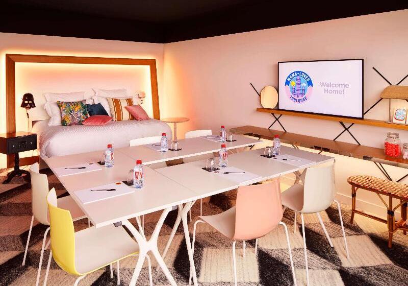 Отель Mama Shelter Toulouse