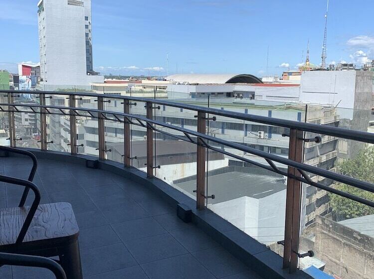 One Central Hotel & Suites