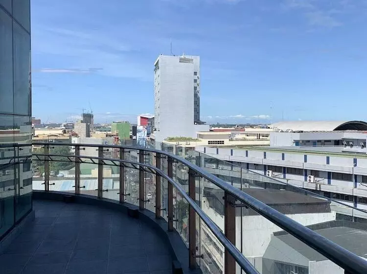 One Central Hotel & Suites